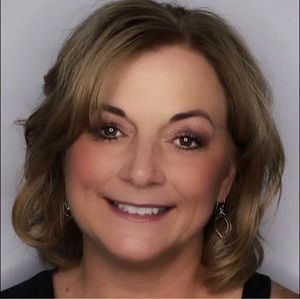 Meet your Posher, Kara